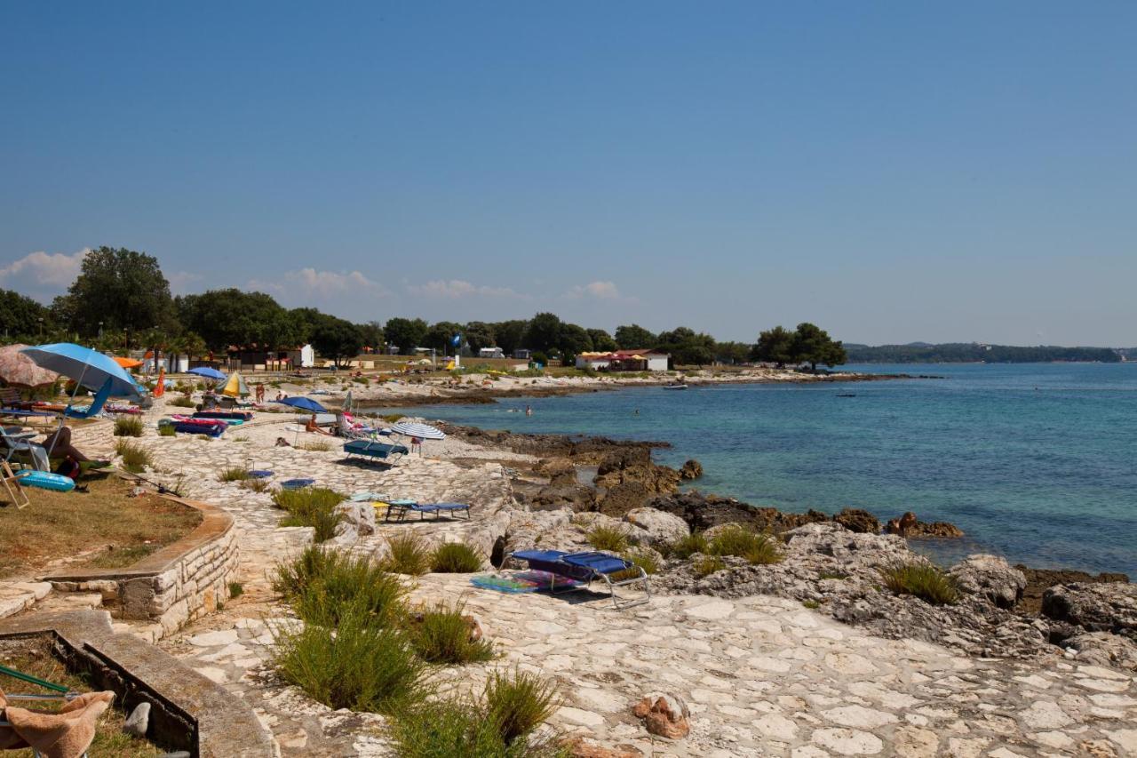 Eurocamp Mobile Homes At Fkk Naturist Campsite Ulika Porec Exterior photo