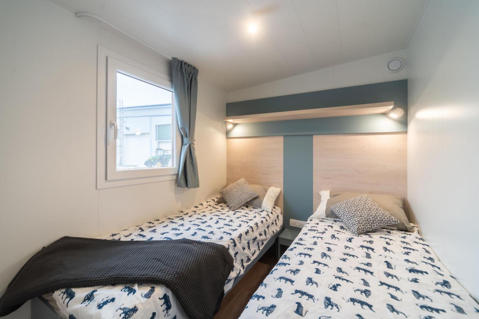 Eurocamp Mobile Homes At Fkk Naturist Campsite Ulika Porec Room photo